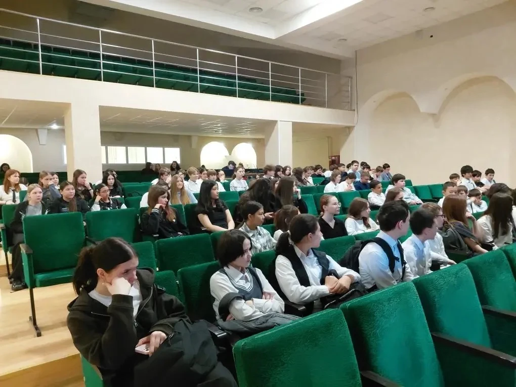 Уважаемые родители! В рамках федерального проекта "Всё лучшее детям"🎓 всем желающим ученикам с 12 по