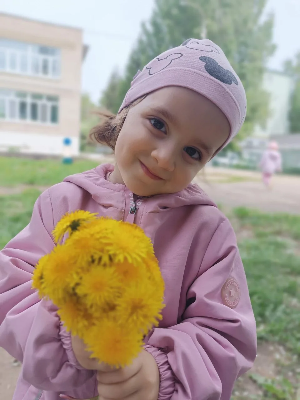 День Одуванчика🌼 
вторая младшая группа №11 "Сказка"
Цель: познакомить детей с одуванчиком, вызвать