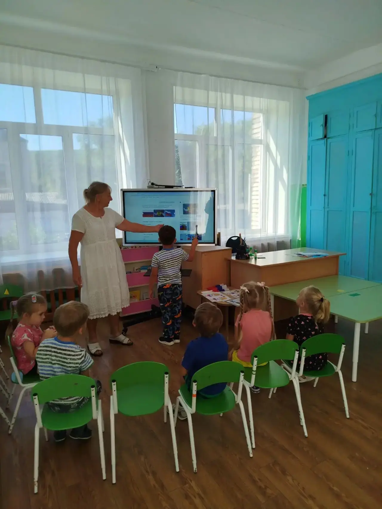 🇷🇺 День Государственного флага в старшей группе!