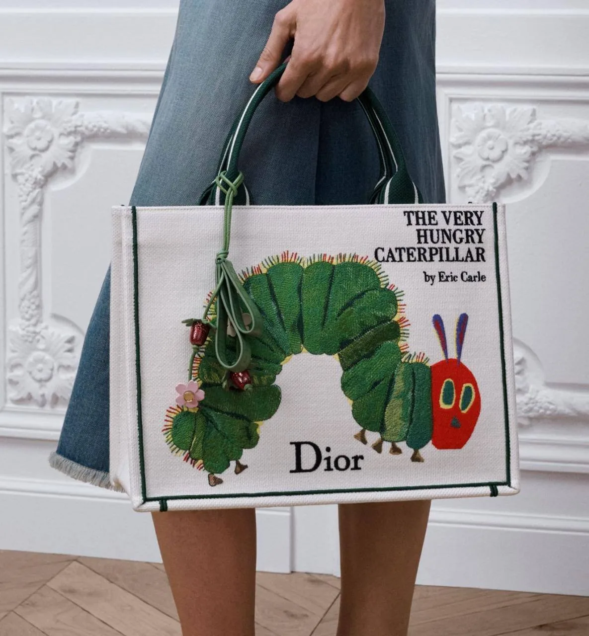 Когда кутюр встречает детство: Dior и «Очень голодная гусеница»

Кутюр уже не тот — и, кажется, это 