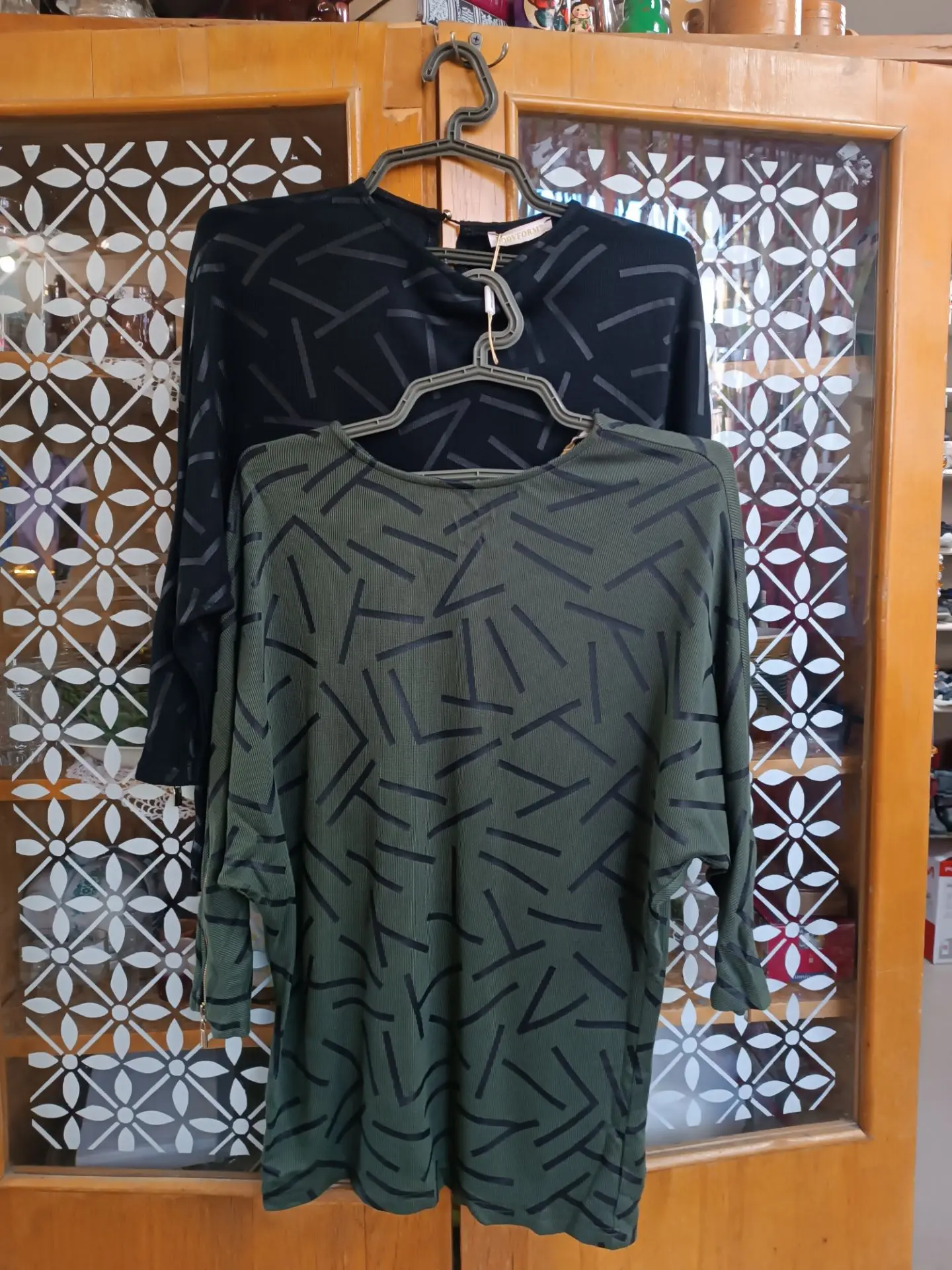 Новые кофточки, есть 42 и 44р обоих цветов. 550р