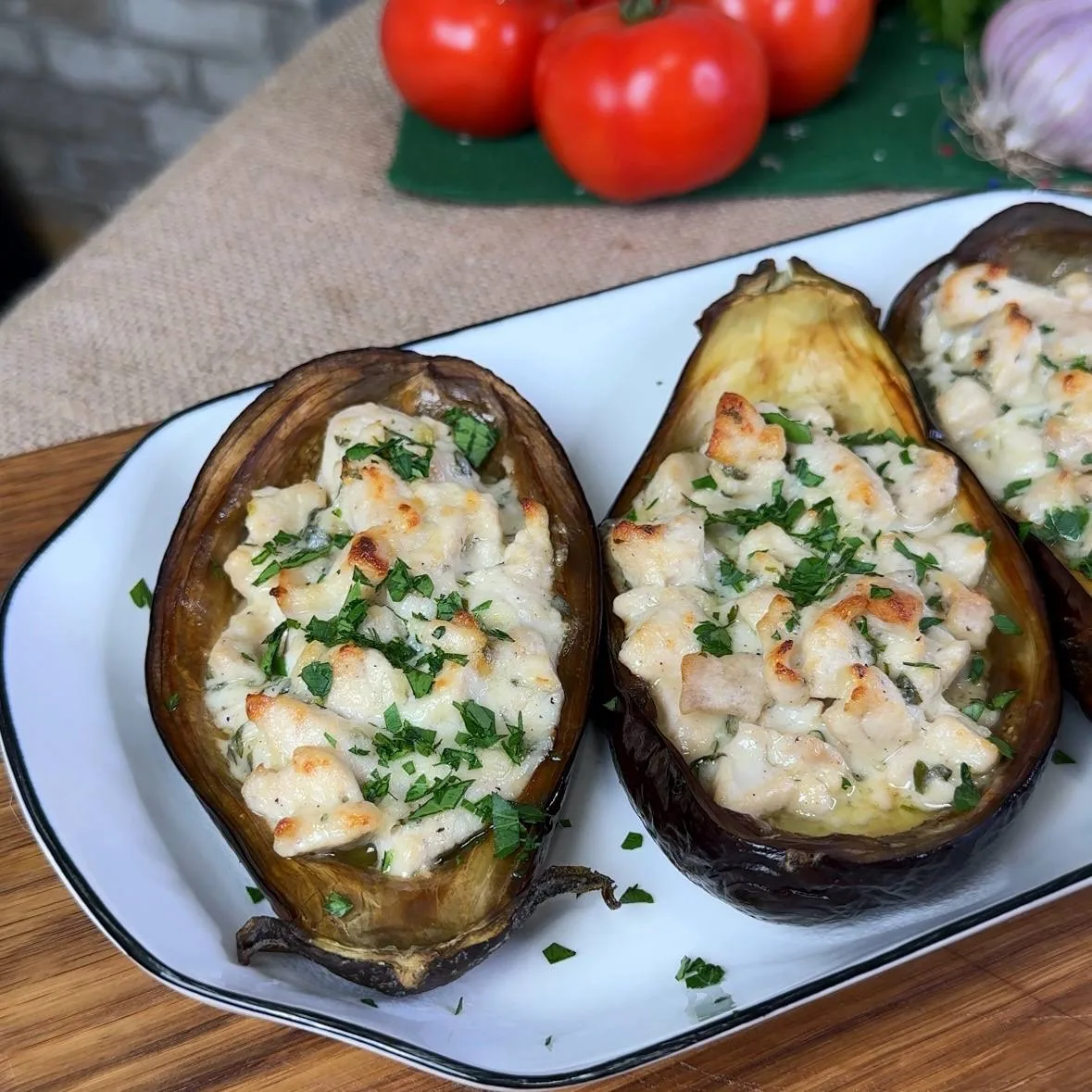 Горячее блюдо на праздничный стол! Баклажаны с курицей в сливочном соусе!   Ингредиенты:  1 3 баклаж