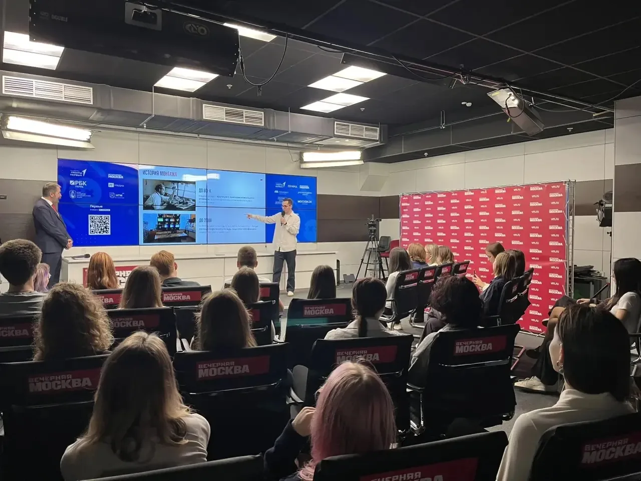⚡️Экскурсия в медиацентре редакции газеты «Вечерняя Москва». Проект «Первые в медиа. Я ...