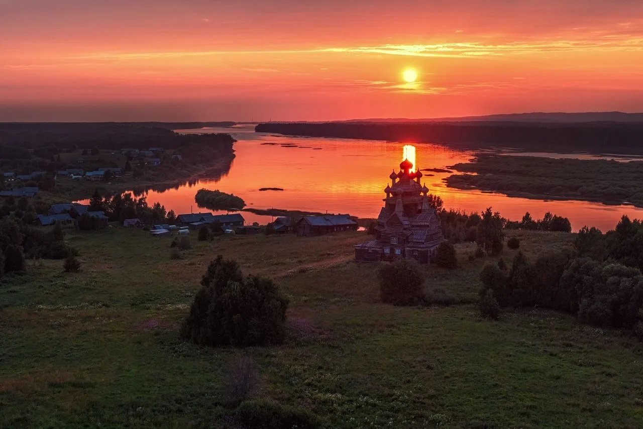 🌅 Горящая Онега или последние лучи солнца над Жеребцовой Горой...