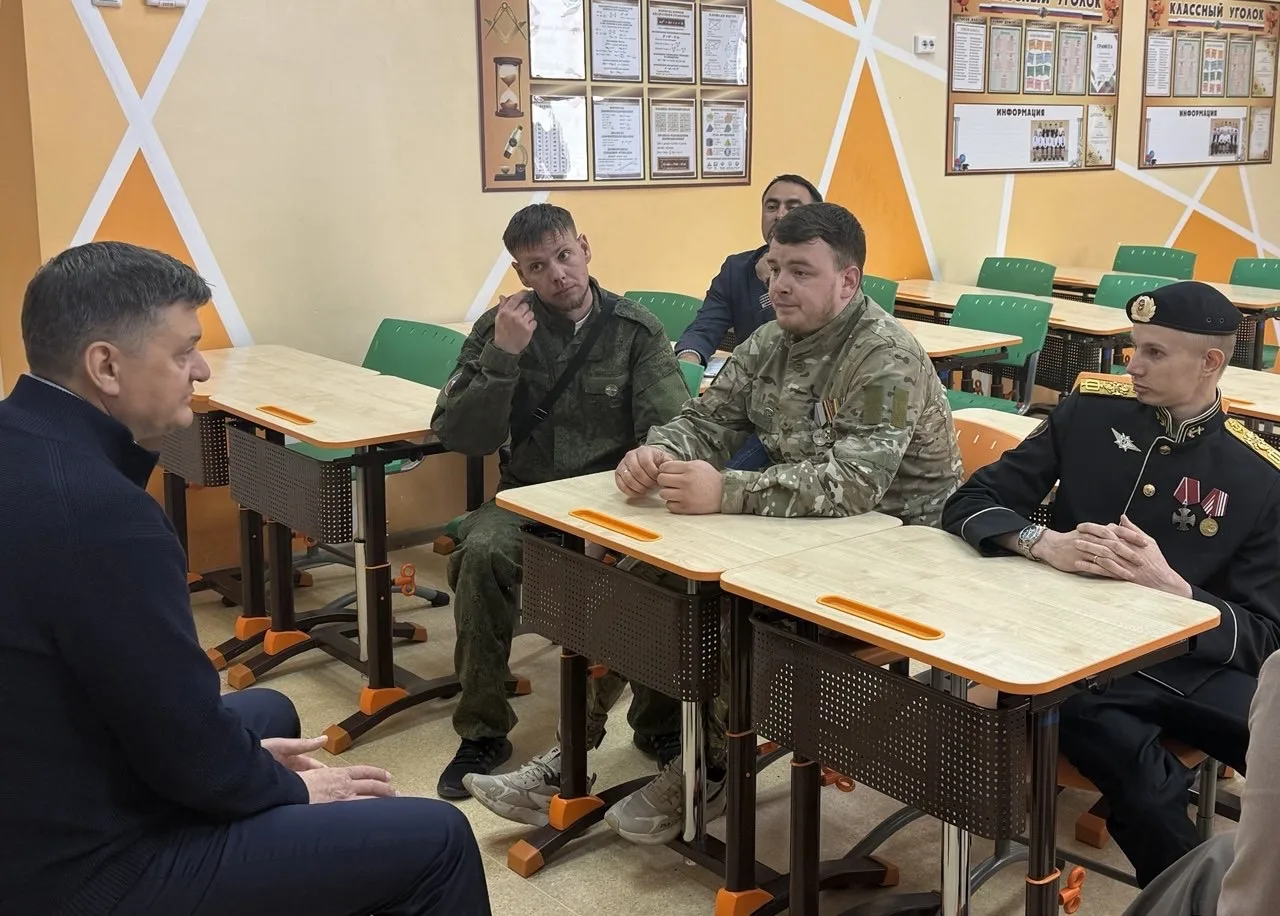 Встретился с ветеранами СВО, членами местного отделения региональной организации «Держава» в Тюменск