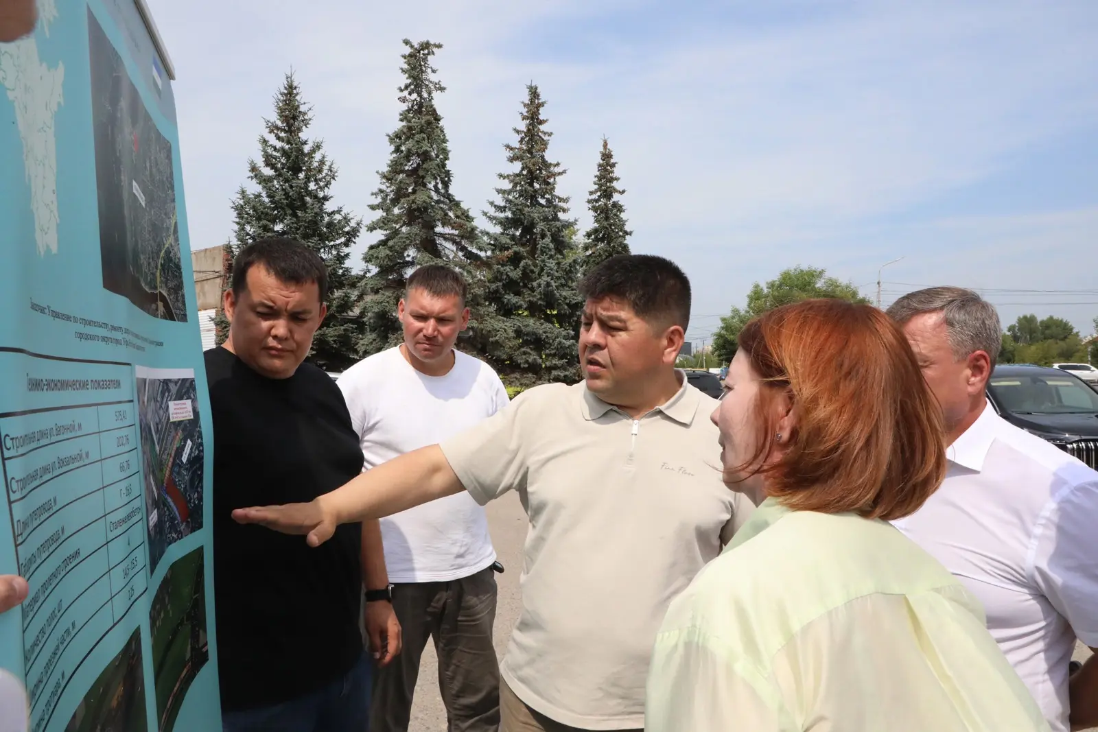 🤝 Рустам Шарипов совершил рабочую поездку по Ленинскому району Уфы