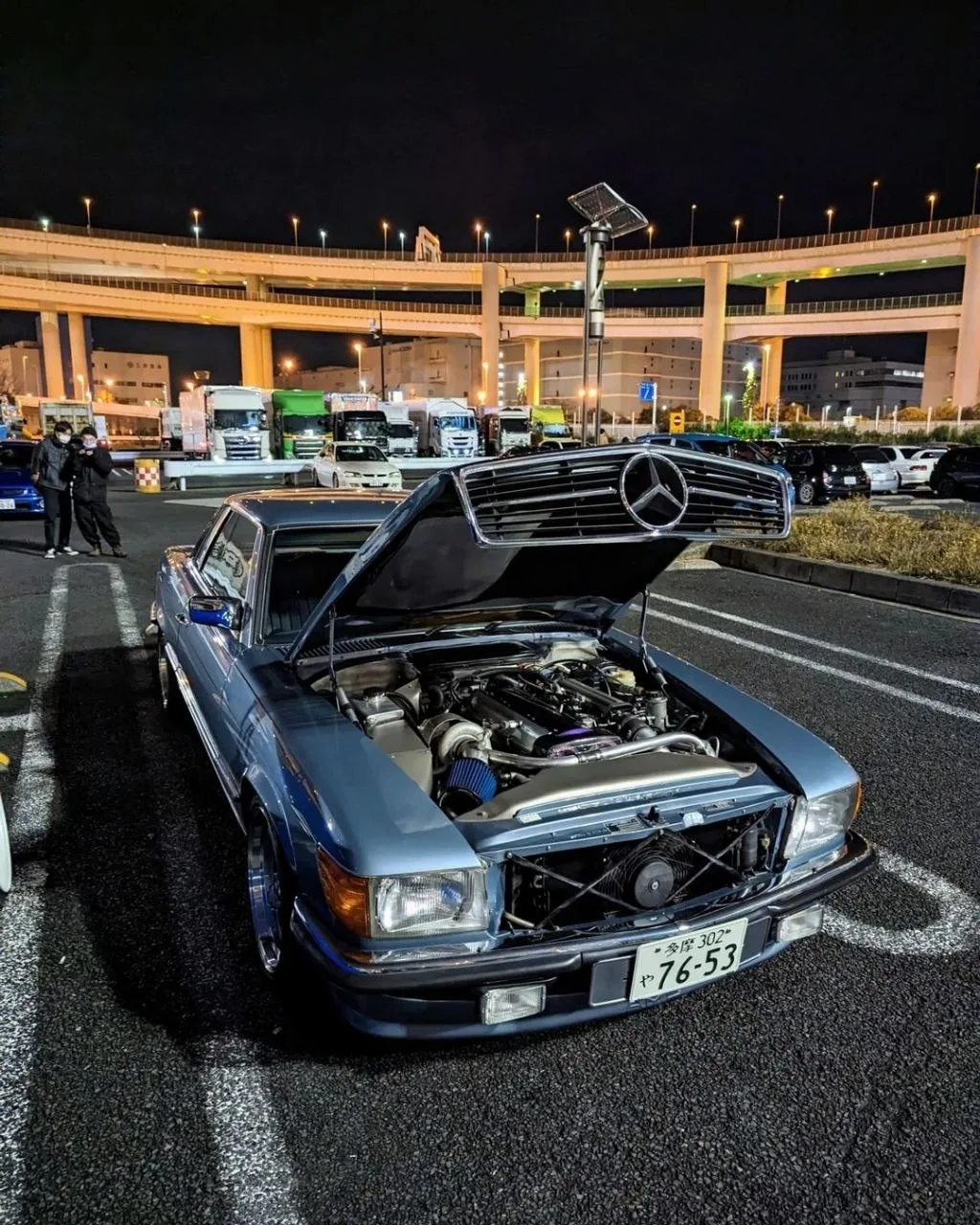 Mercedes 1977 года на втором джее от Supra A80. Трансмиссия Toyota Aristo, а тормоза — от Ferrari 🙌
