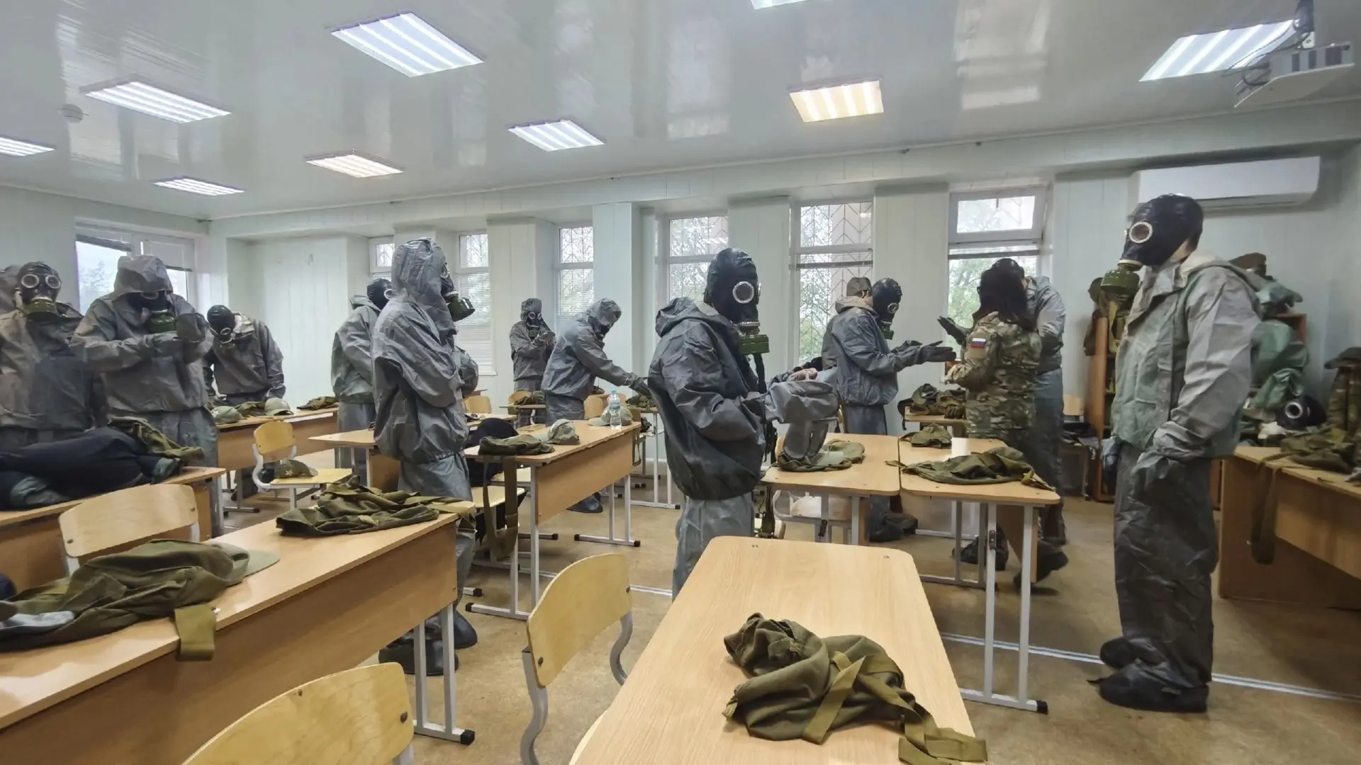 Наши ребята стали участниками военно-полевых сборов в Лагере Фартуна.
Смена была насыщенной: РХБЗ ин