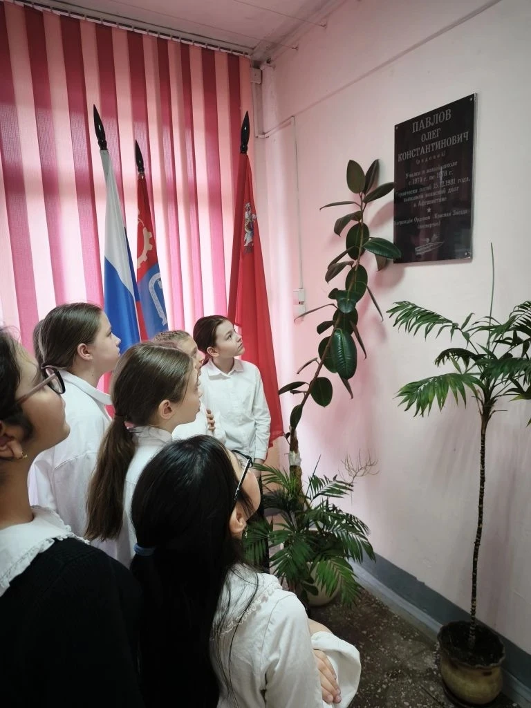 Акция "Герои нашей школы" 🇷🇺В рамках Всероссийского марафона "Наследники Победы" учащиеся МБОУ Школа