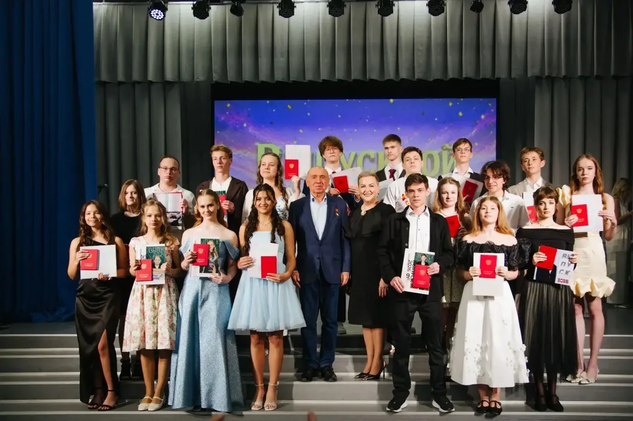 🎉Поздравляем выпускников 9х классов!

23 июня в нашей школе прошел выпускной для учеников 9х классо