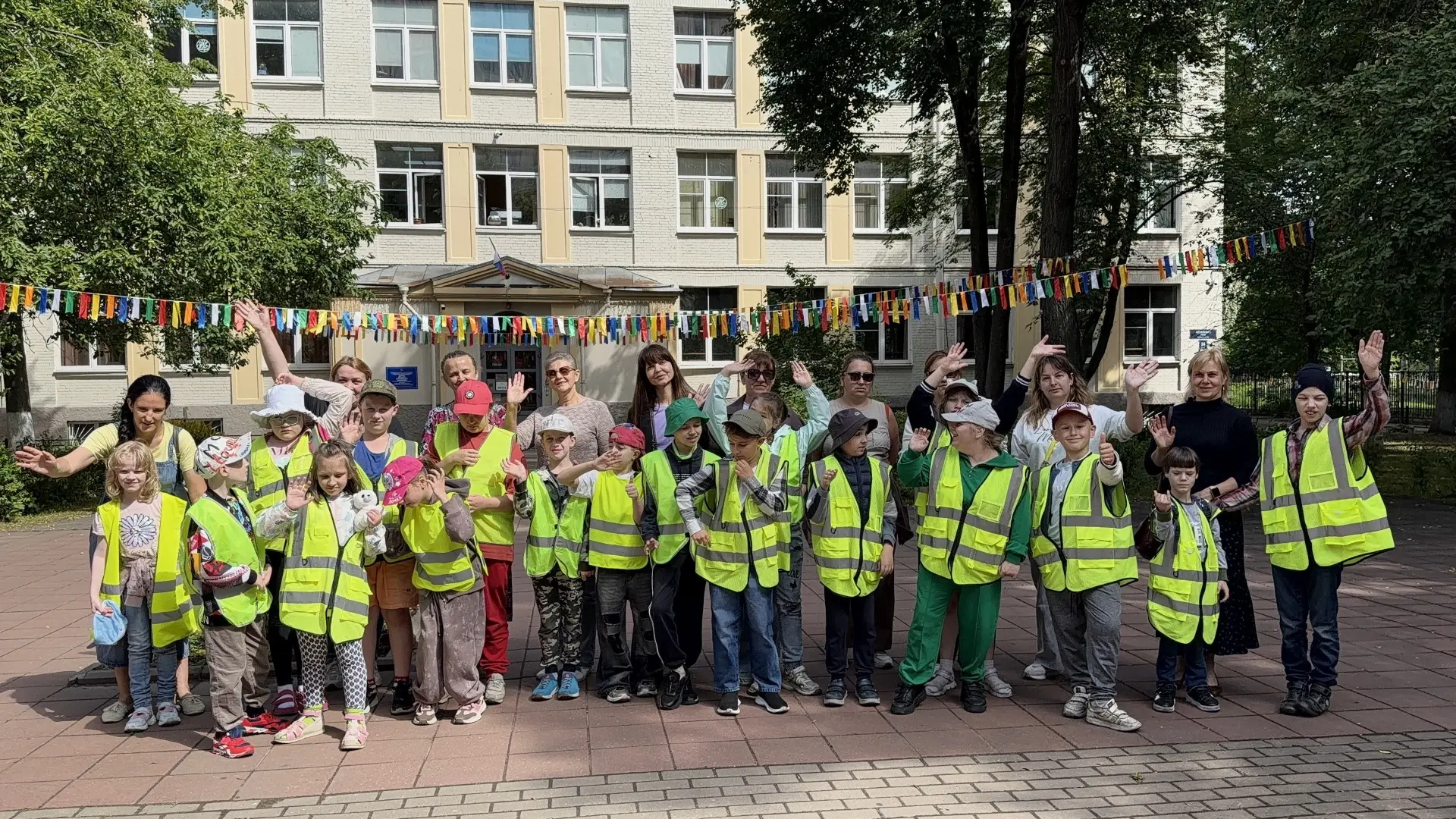 🎵 25.06 — ДЕНЬ МОЛОДЁЖИ ПАТРИОТОВ: МЫ — БУДУЩЕЕ! 🎵

Сегодня отряды посетили музыкальную программу 