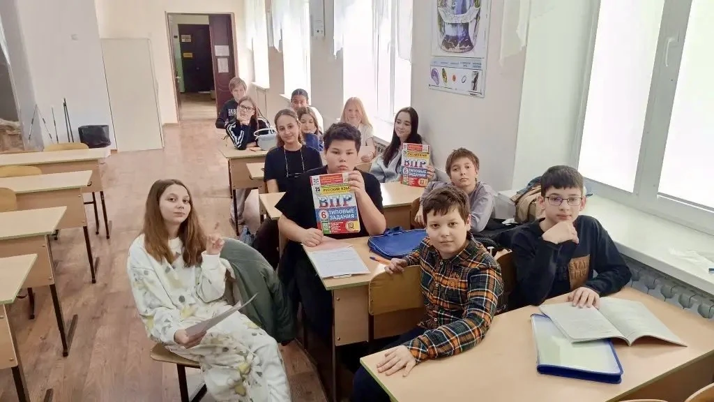 Терпение и труд всё перетрут!  Этим девизом сегодня руководствуются ребята из 6В класса: вместе со с