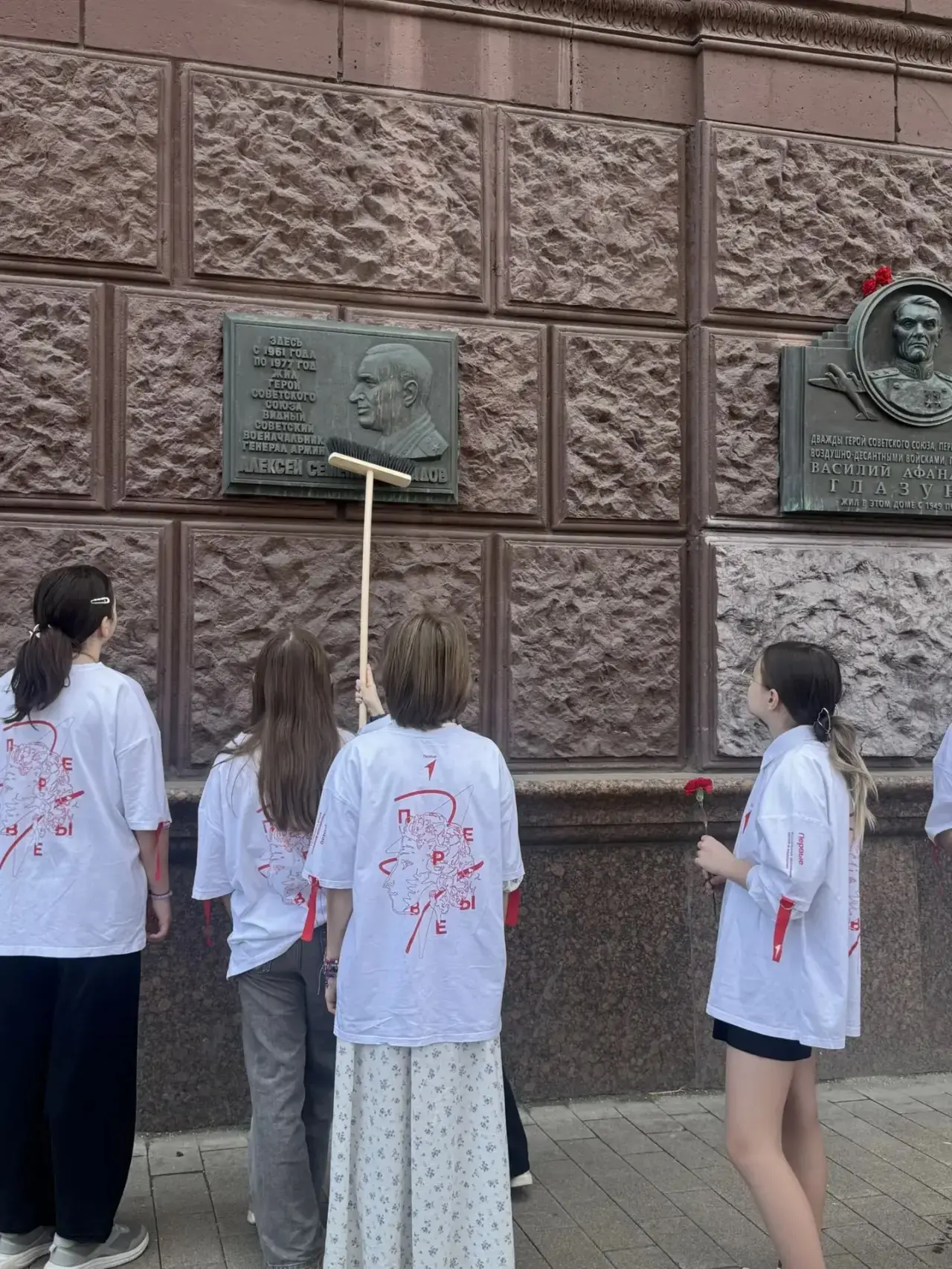 МЕМОРИАЛЬНО-ПАТРОНАТНАЯ АКЦИЯ   📌В преддверии празднования Великой Победы в нашем районе Сокол прошл