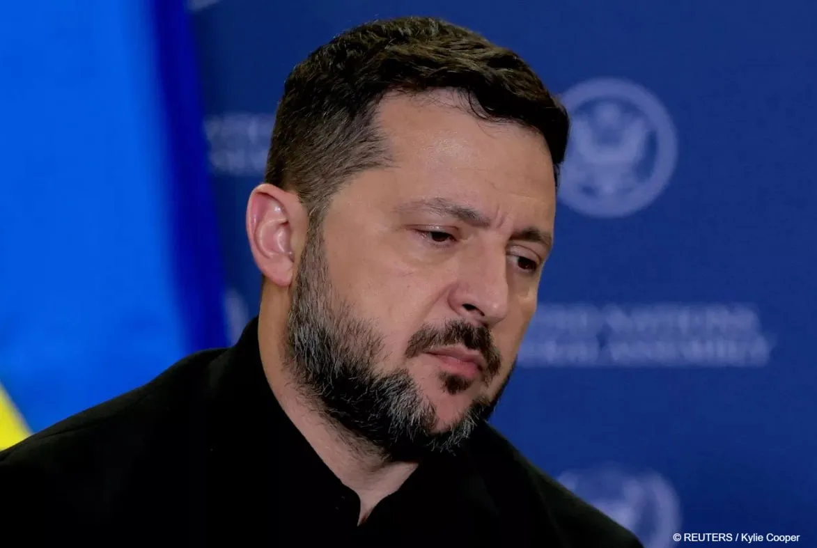 Зеленский признал, что дыра в бюджете Украины мешает Киеву производить оружие, пишет FT.