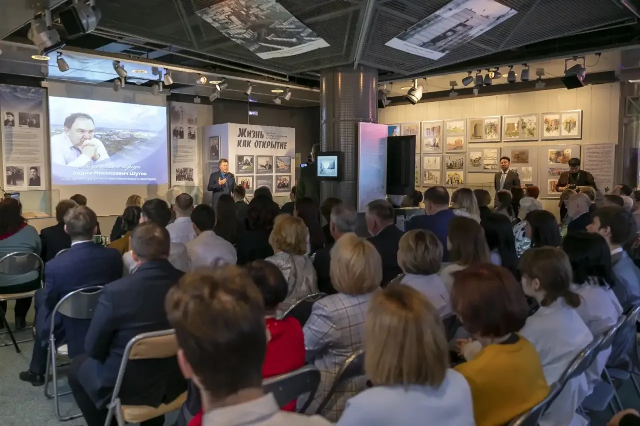 Вадим Шутов: человек, переписавший историю профобразования в Сургуте 📚   В Сургутском краеведческом 
