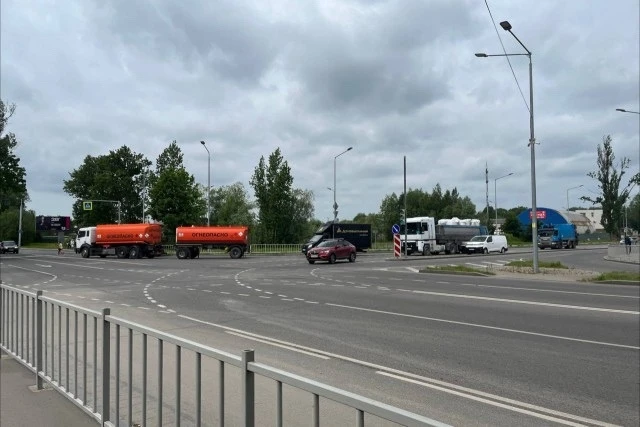 На перекрёстке улиц Суворова и Транспортной в Калининграде планируется перенастройка светофоров. Изм