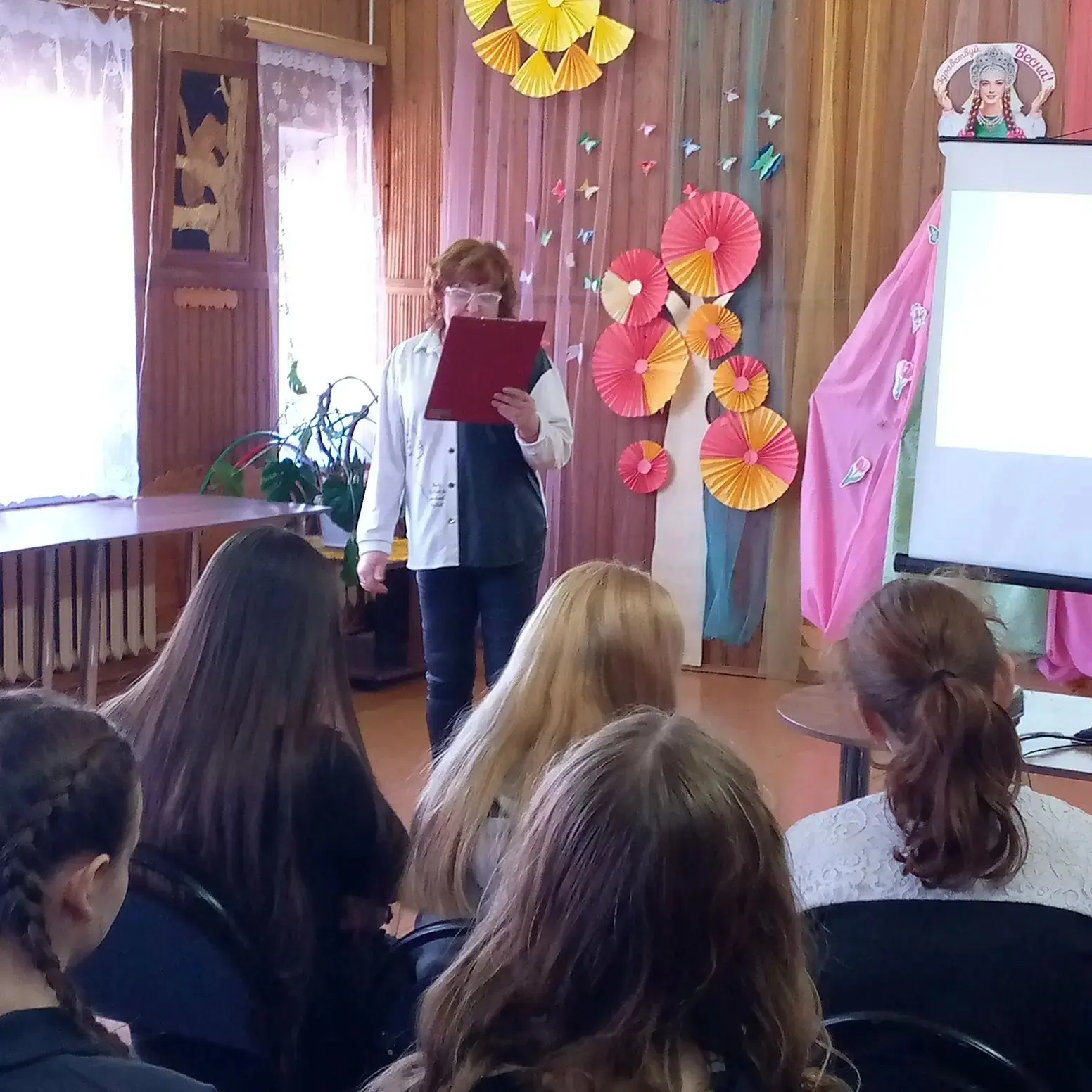 15 апреля в ОГБУ "Парфеньевский КЦСОН" прошла профориентационная встреча с учащимися 8-...
