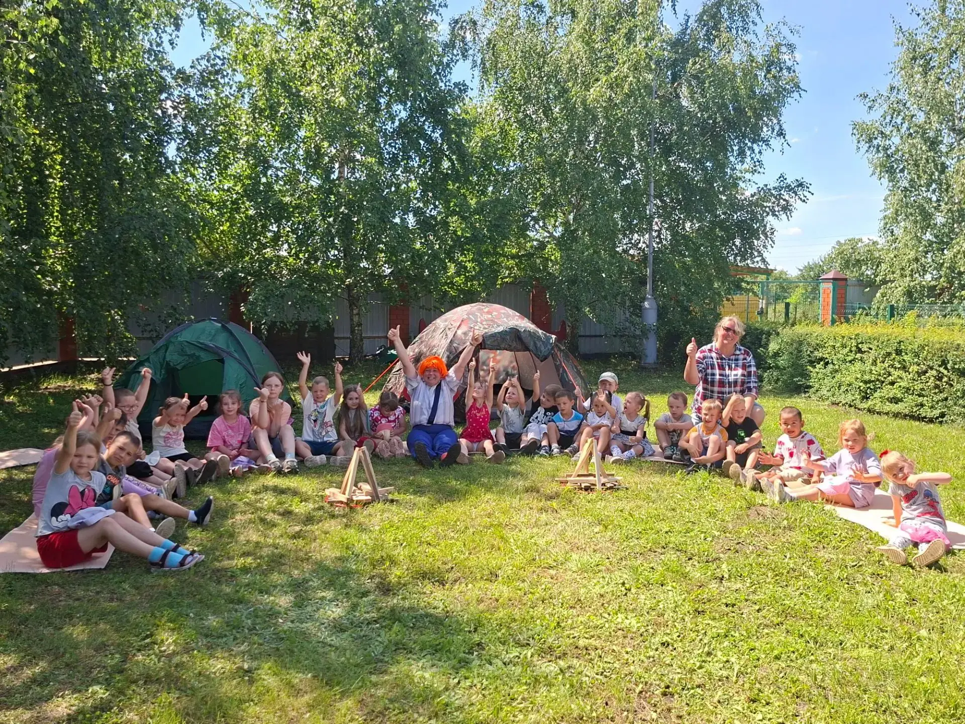 Сегодня в нашем детском саду прошёл увлекательный физкультурно-оздоровительный праздник «Весёлые тур
