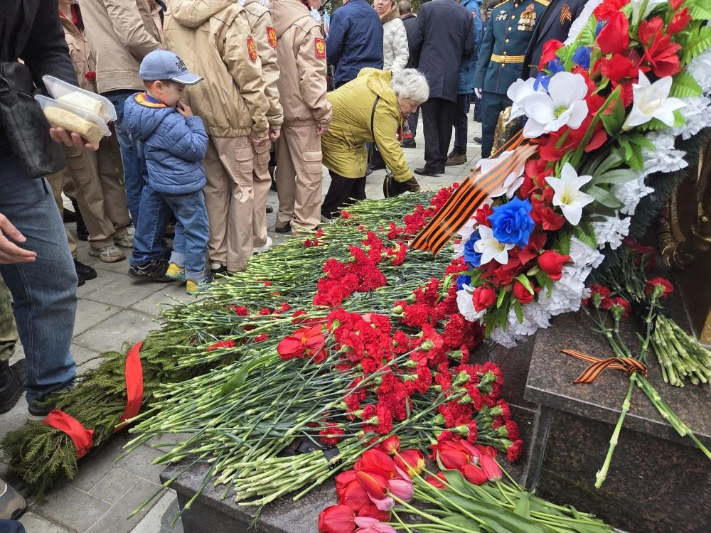 Наш юнармейский отряд «Русичи» принял участие в торжественном митинге, посвящённом Дню Победы, котор