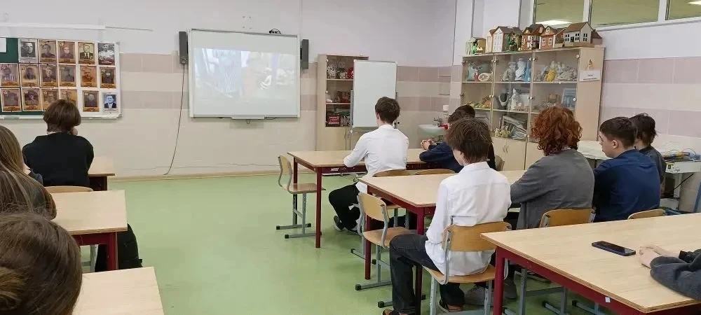 🎬 30 апреля в МАОУ «Видновская гимназия» прошла патриотическая акция «Кино Победы». Это было не прос