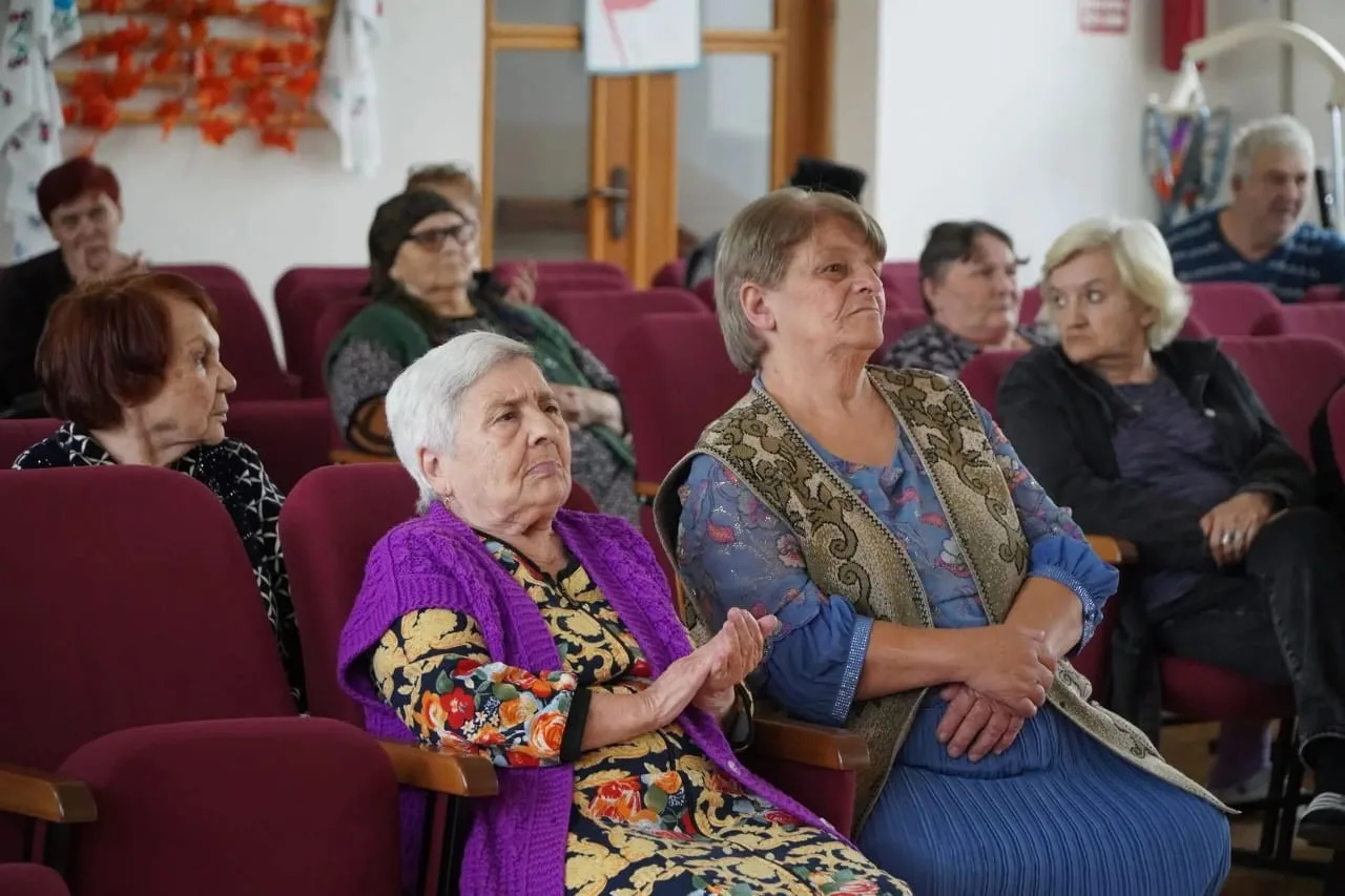 В рамках «Благотворительного сентября" и в честь праздника Дня пожилого человека   АНО ...