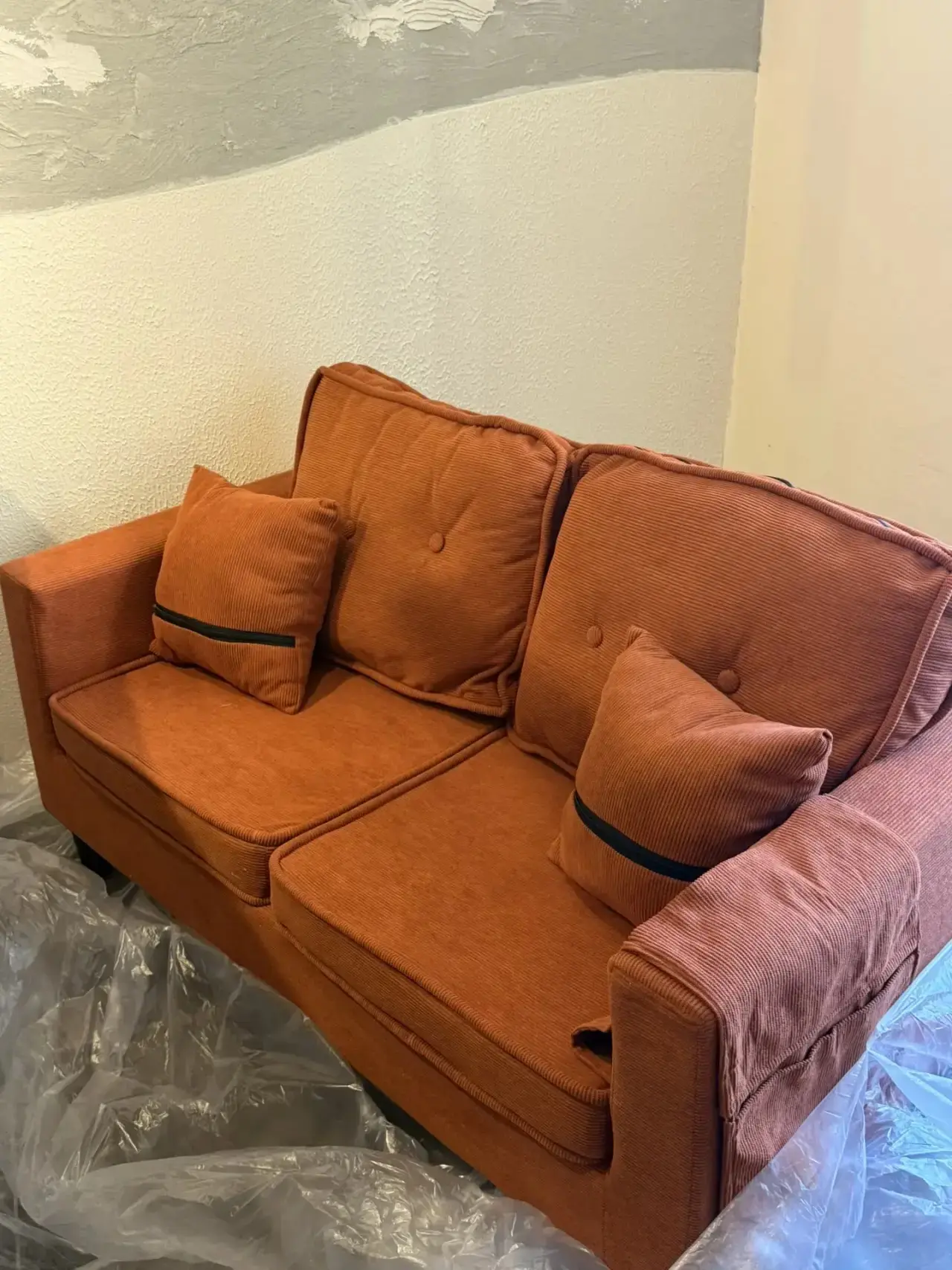 Продам новый мини диван за 15 т.р тел 89095288838