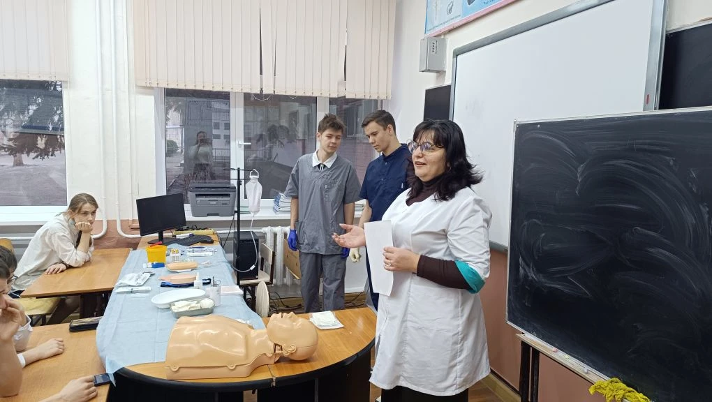 🎯💉 27 февраля наша школа приняла гостей — студентов ЧПОУ «Михайловский медицинский техникум».   Ребя