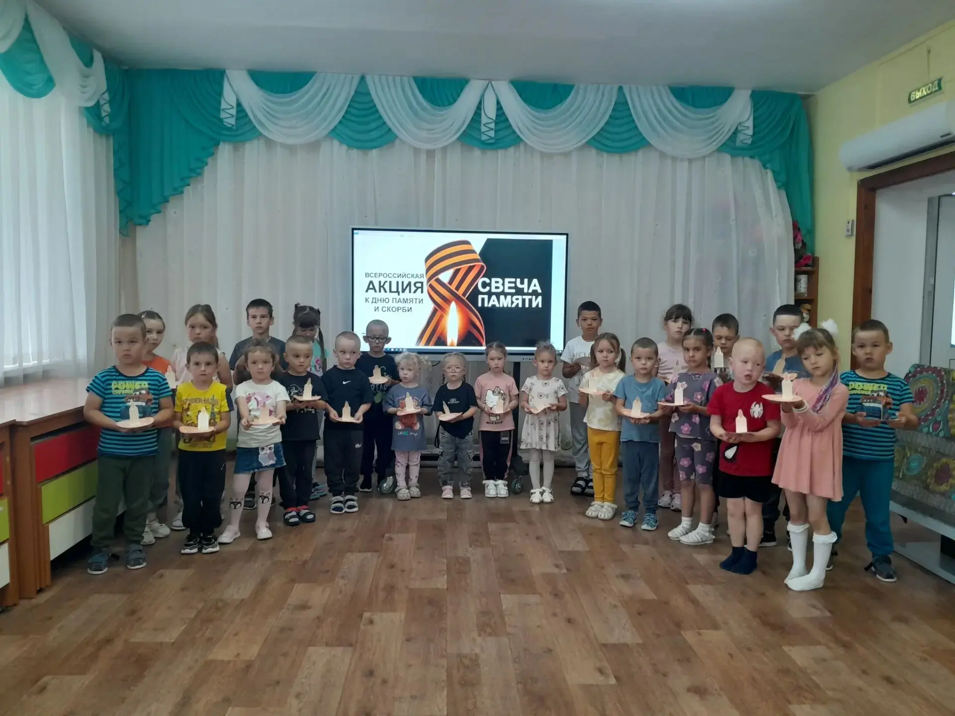 #ДЕНЬ_ПАМЯТИ_И_СКОРБИ
#ХӘТЕР_ҺӘМ_КАЙГЫ_КӨНЕ

Хәтер һәм кайгы көнендә бөтен ил белән бергә балалар ба