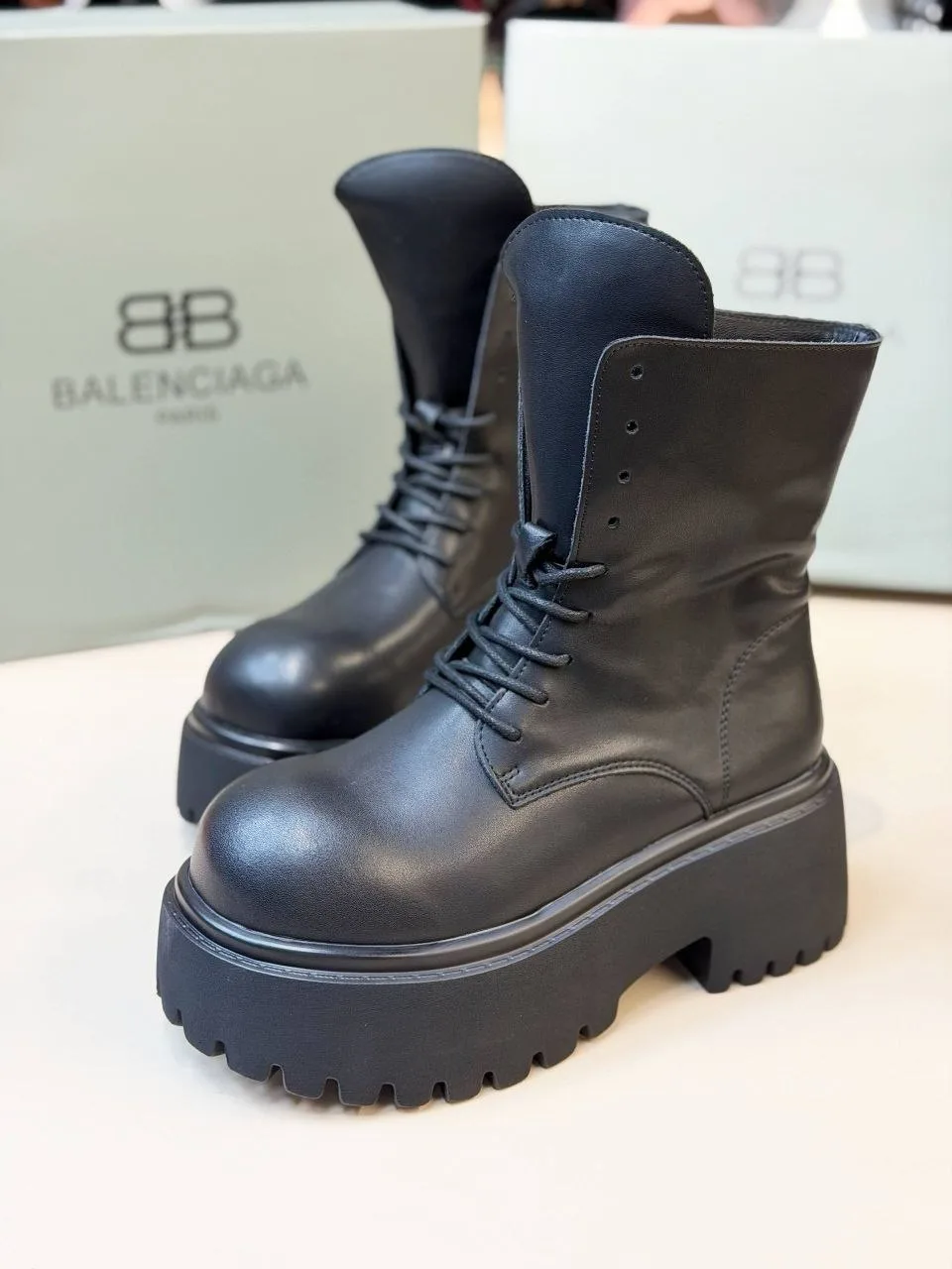 Balenciaga ботинки из натуральной кожи