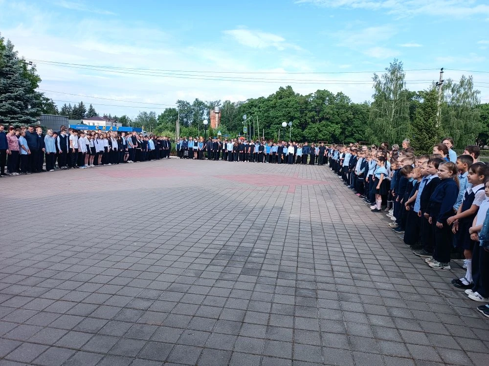 🔔 Завершается 2025-2026 учебный год.  25 мая 2026 года в МБОУ Староюрьевской СОШ проведена торжестве