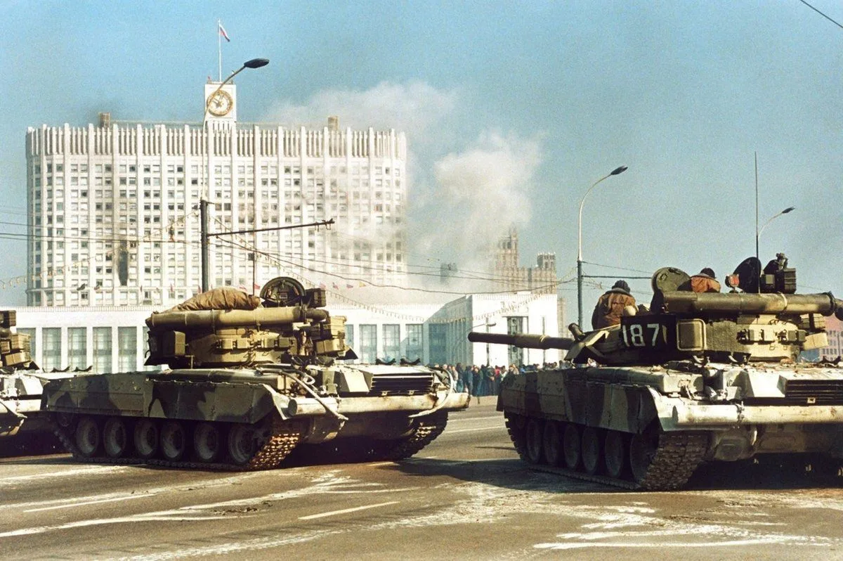 Судьбоносный октябрь 1993-го. Когда мы замерли в шаге от трагедии
Сценарий был написан, роли распред