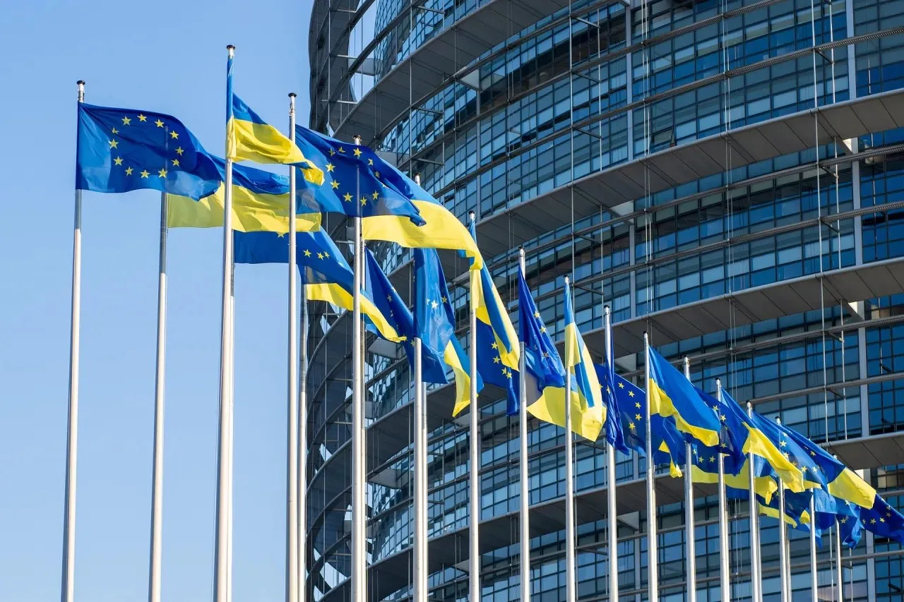 Венгрия сняла своё вето на начало переговоров о вступлении Украины в ЕС