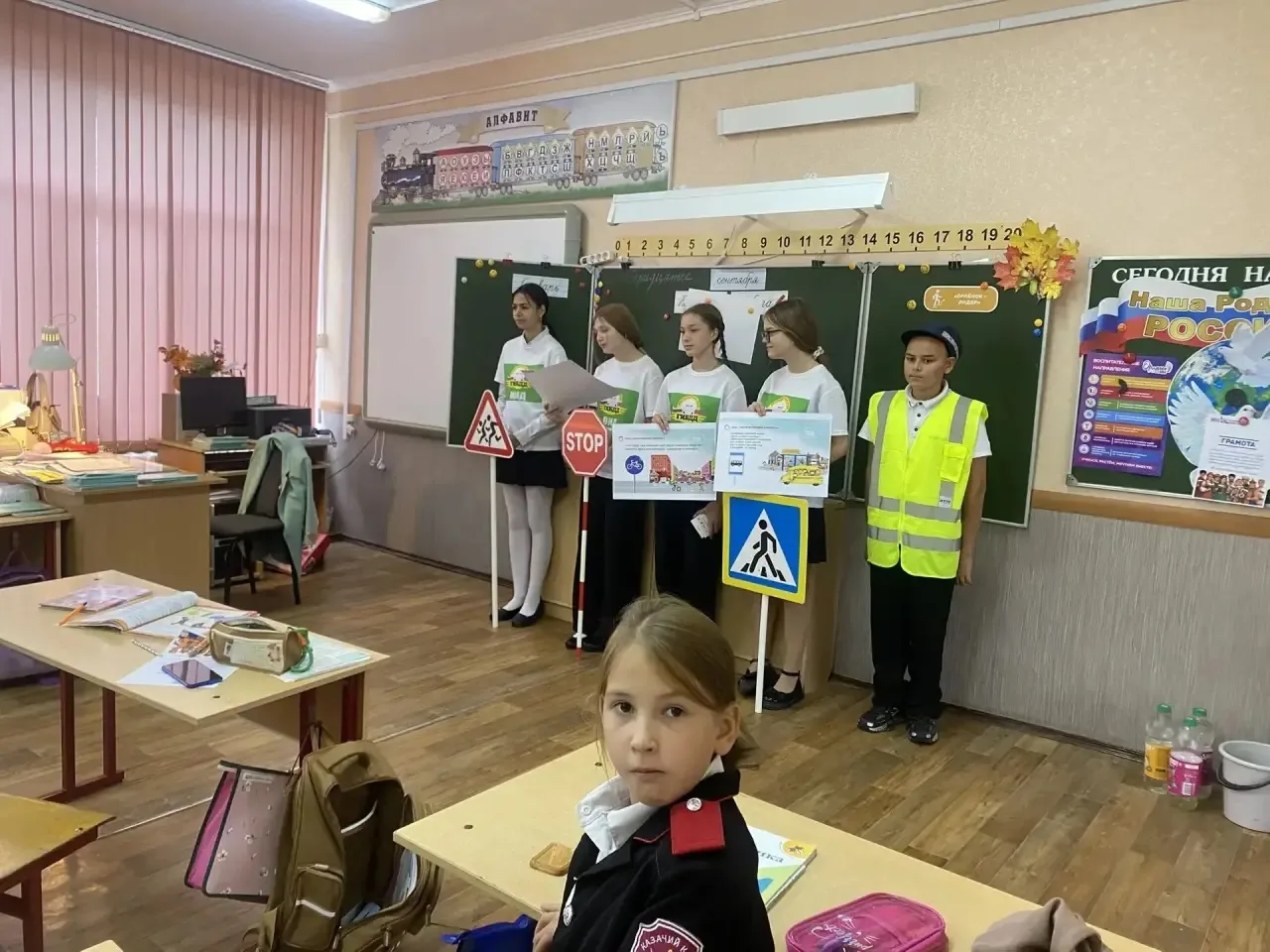 В целях пропаганды безопасности дорожного движения среди детей и профилактики дорожно -...