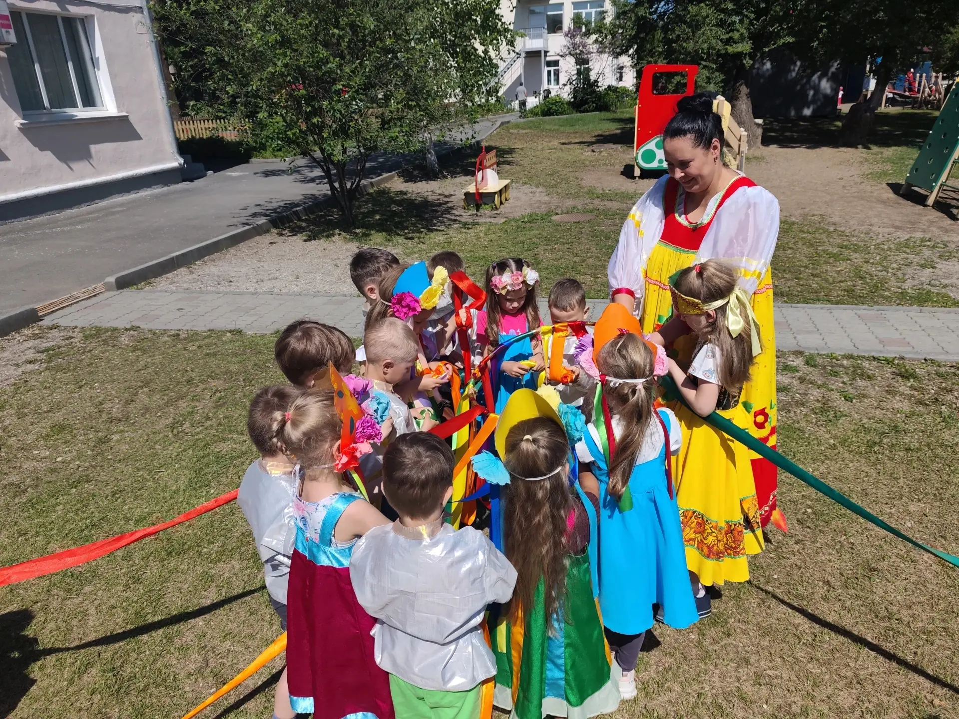 День России в народных традициях! 🇷🇺✨

В детском саду состоялся удивительный праздник, посвящённый
