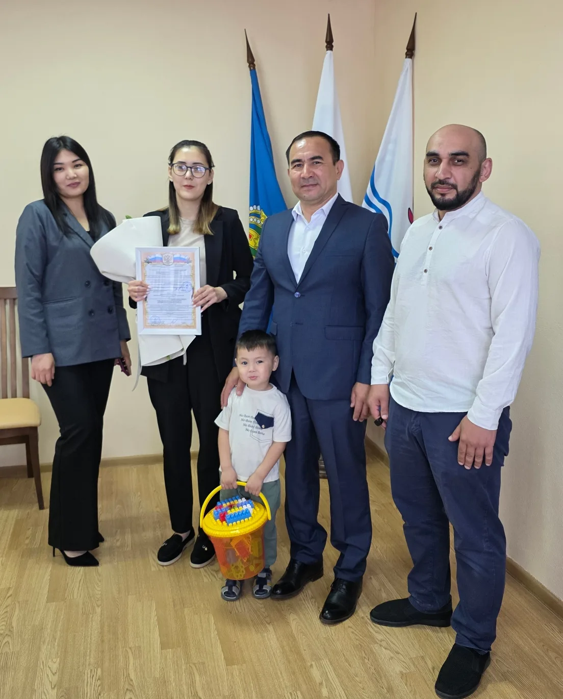 Еще одна семья Володарского района в ближайшее время обретёт собственный дом 🏡  Сегодня в торжествен