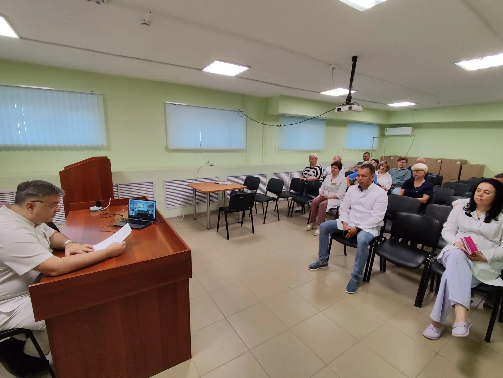 Заместитель главного врача Андрей Якунин провел еженедельное рабочее совещание с руководителями стру