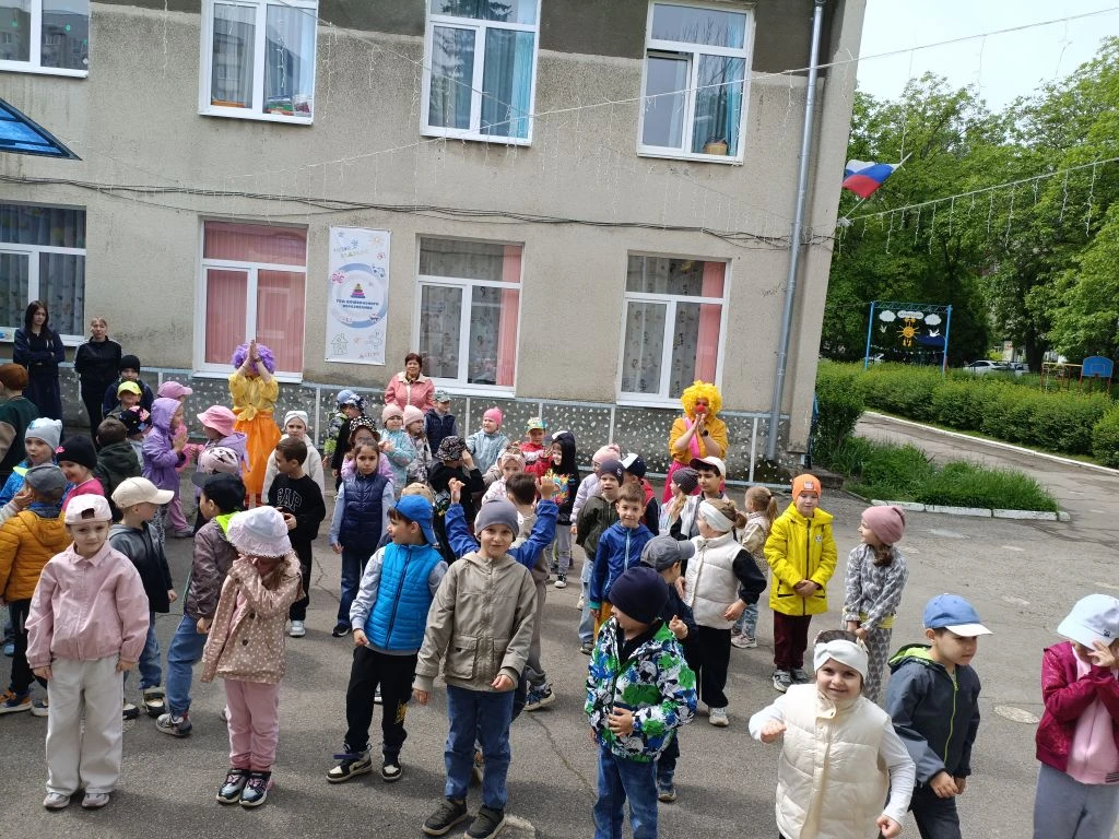 С днем защиты детей! С днем самого дорогого, что есть у каждого родителя. Пусть у наших...
