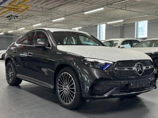 Новый Mercedes-Benz GLC 300 4MATIC Coupe 
2.0л, 258л.с, турбо, полный привод, автомат(мягкий гибрид)