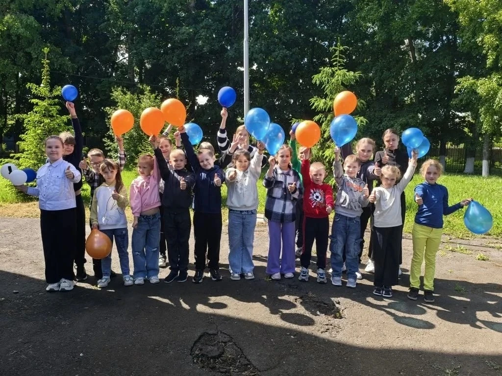 🎈 Лето в Пристенском районе началось с улыбок.

В наших школах День защиты детей прошел на одном ды