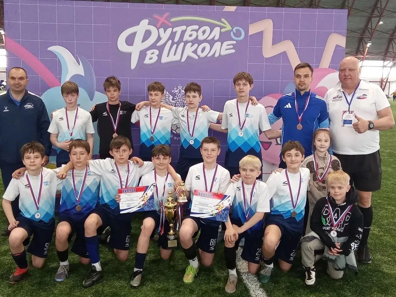 ⚽ СНОВА НА ПЬЕДЕСТАЛЕ ⚽ 

Наши футболисты продолжают яркую и результативную игру! В этот раз в футбо