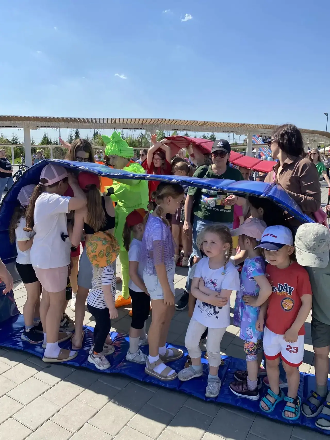 ☀️ Лето началось ярко!

1 июня в «Нашем» парке состоялся большой праздник, посвящённый Дню защиты де