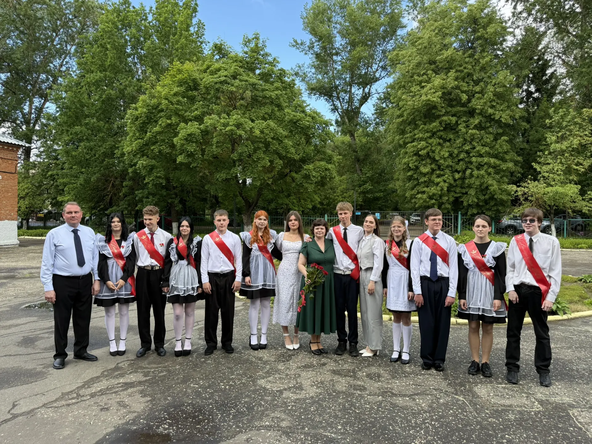 🎉 Для наших 9-классников прозвенел Последний звонок!