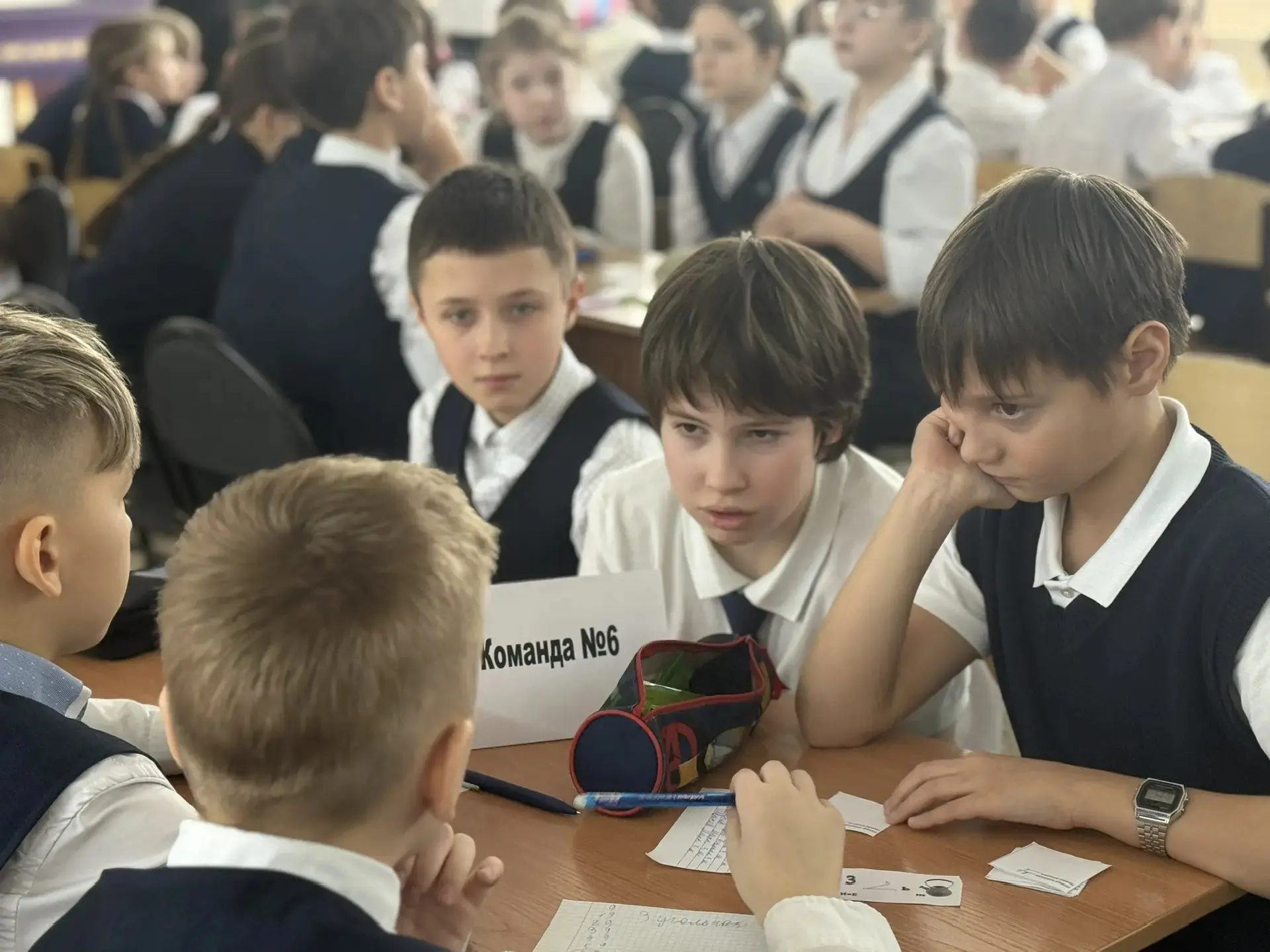 В рамках Недели науки в школе прошёл математический квиз для учащихся 5, 6 и 7 классов.  Ребята с ин