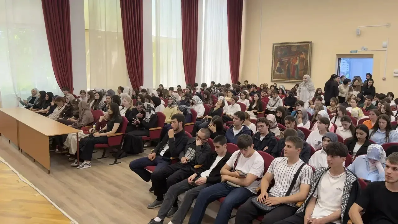 08.06.2026г.  в актовом зале Профессионально-педагогического колледжа имени Меджидова состоялось мас