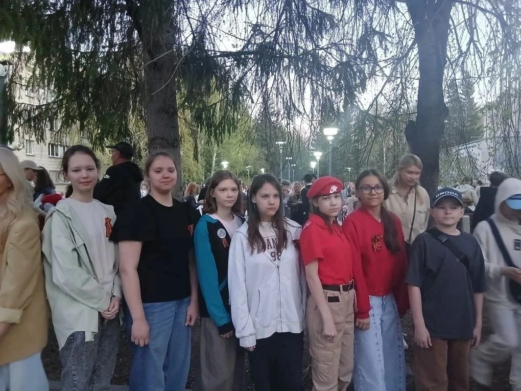 🕯️ Вклад в Память: лицеисты присоединились к акции «Свеча Памяти»  В преддверии Дня Победы наши учит