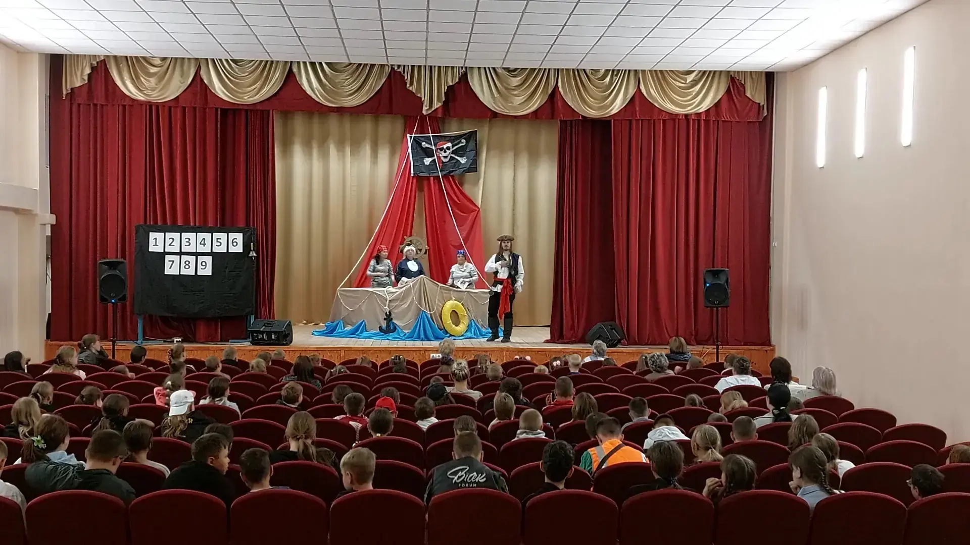 В Международный день защиты детей в зрительном зале Тагайского Центра культуры и досуга...