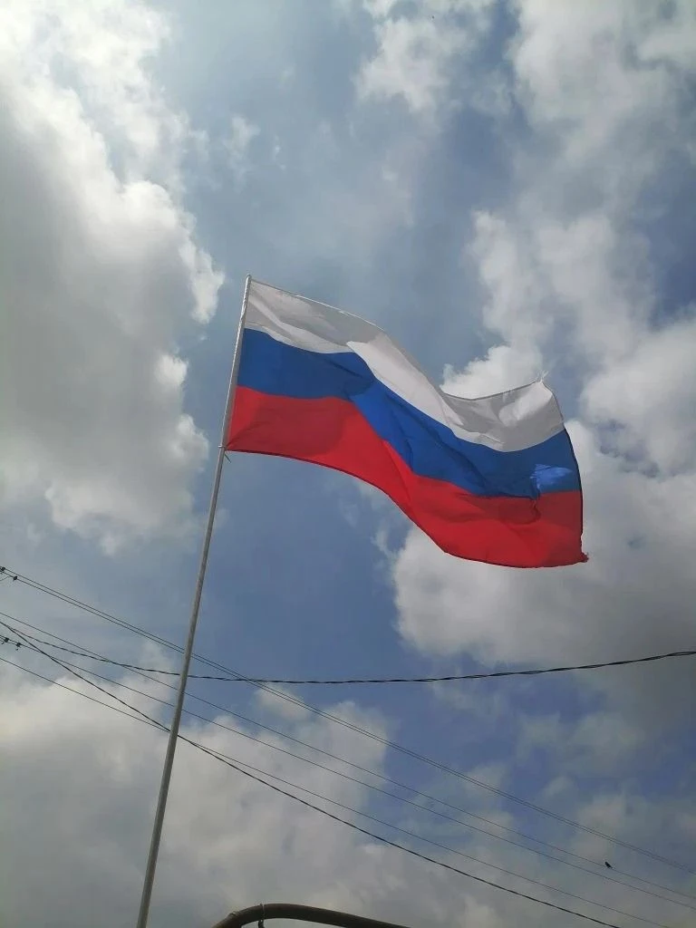 12 июня в нашей стране ежегодно отмечается государственный праздник — День России. Эта дата считаетс