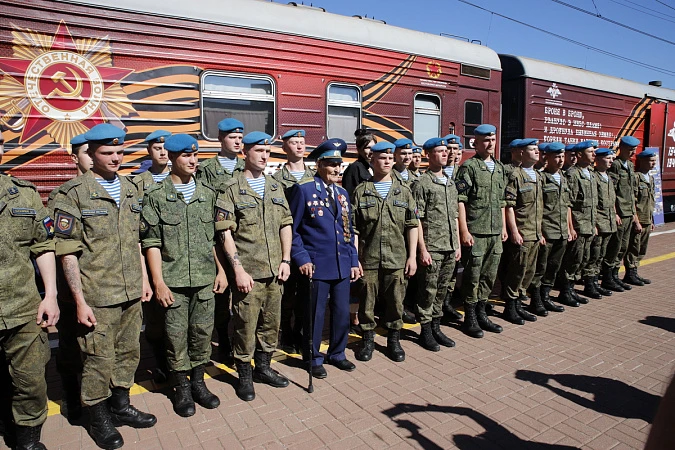 В Тулу прибыл агитационный поезд Минобороны

Масштабная патриотическая акция, организованная Министе