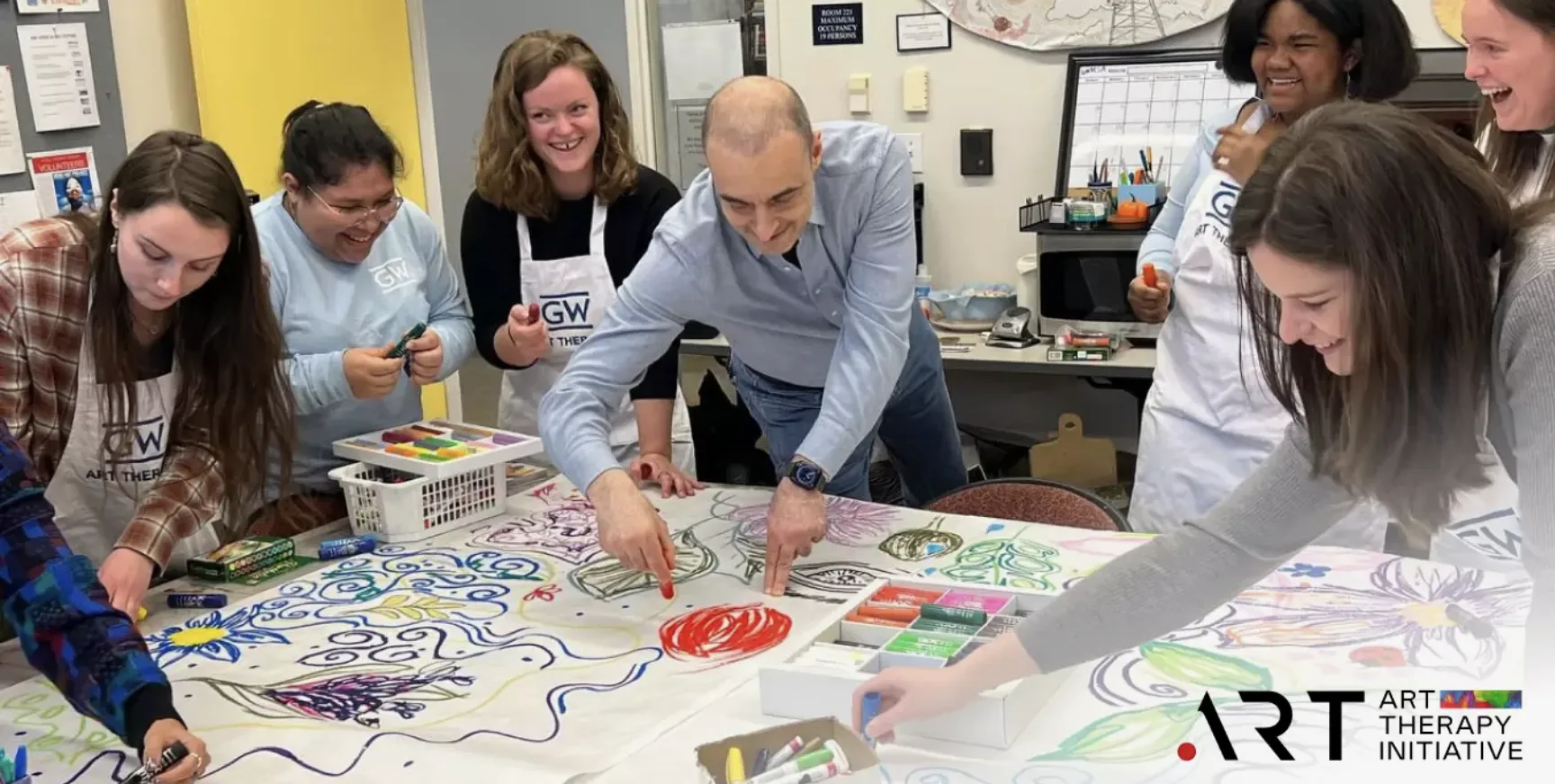 Community Art Therapy – что это за направление?

Представьте, что терапевтическое пространство – это