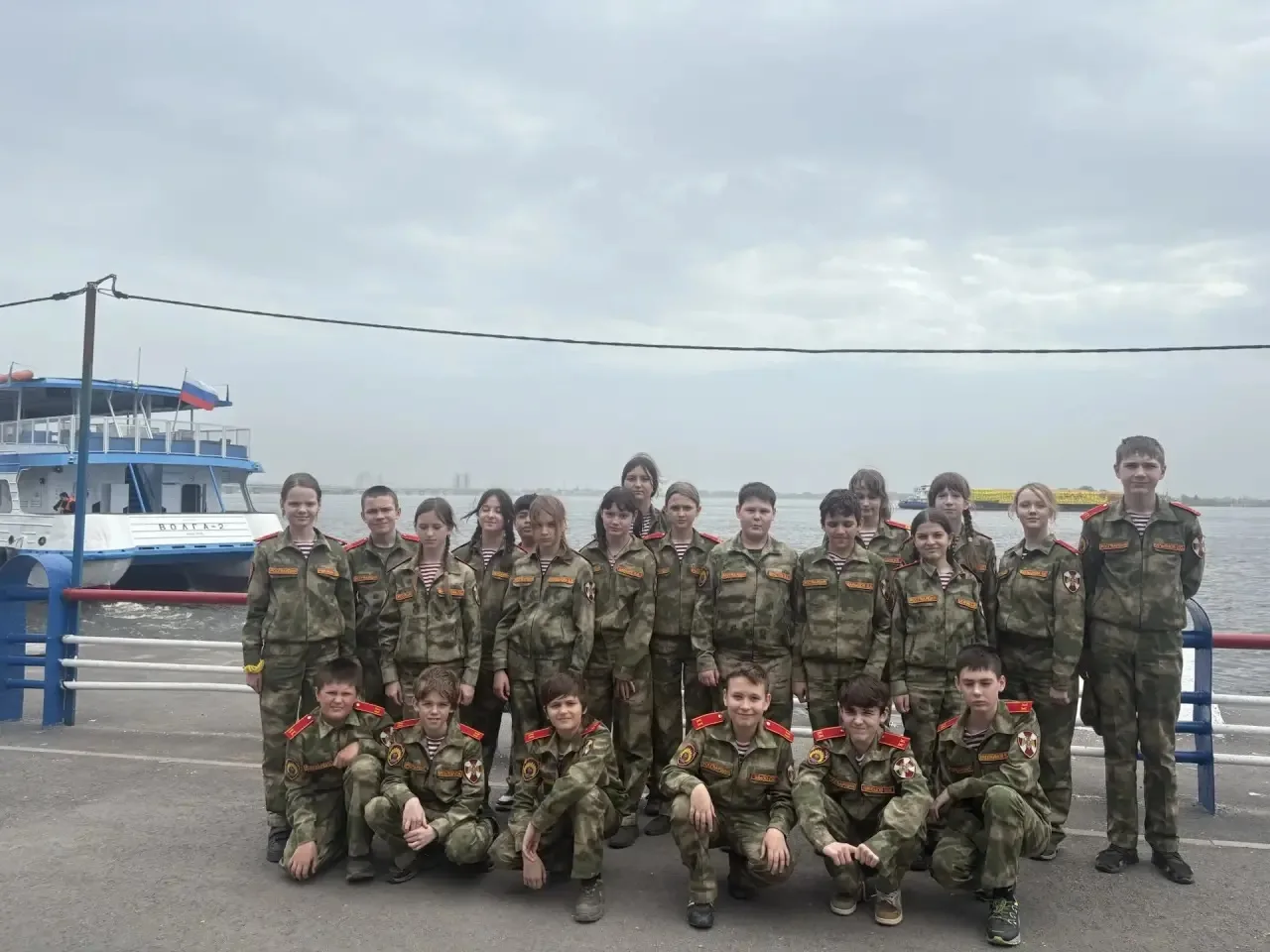 🇷🇺 15 мая учащиеся 5в класса Росгвардии вместе с классным руководителем приняли участ...